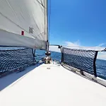 Le Nid Marin,un Voilier Pour Deux Vieux Port Botel