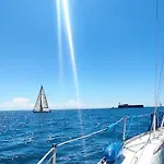 Le Nid Marin,un Voilier Pour Deux Vieux Port Botel *