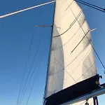 Le Nid Marin,un Voilier Pour Deux Vieux Port *