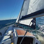 Le Nid Marin,un Voilier Pour Deux Vieux Port Bateau-hôtel