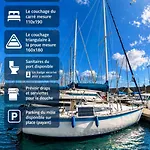 Bateau-hôtel Le Nid Marin,un Voilier Pour Deux Vieux Port