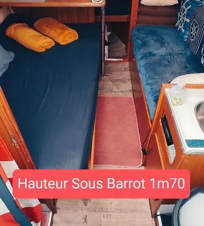 Botel Voilier Sète: Unique With Sea Theater Views