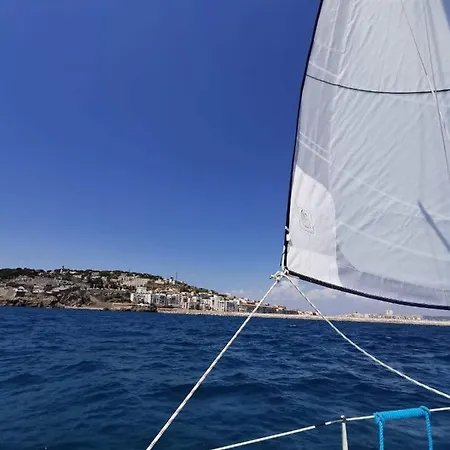 Nuit Insolite A Bord D'un Voilier Vieux Port Ботель