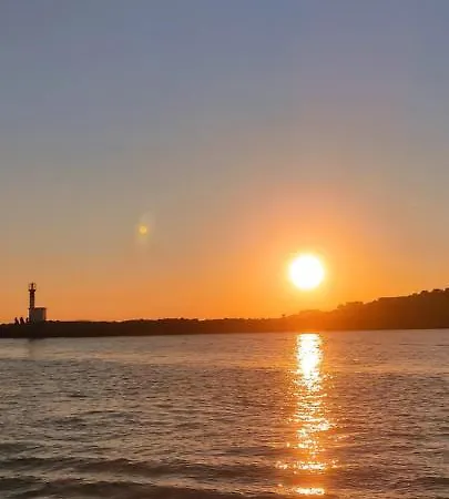 Le Nid Marin,un Voilier Pour Deux Vieux Port 塞特港
