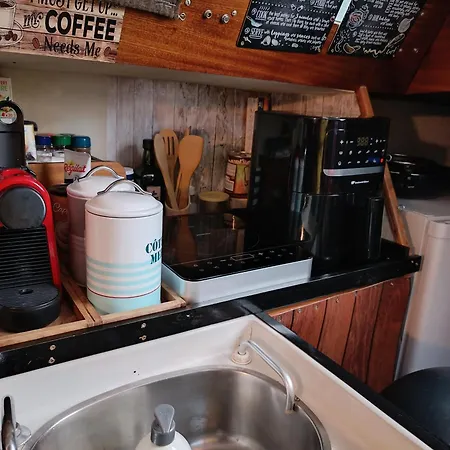 Le Nid Marin,un Voilier Pour Deux Vieux Port 塞特港