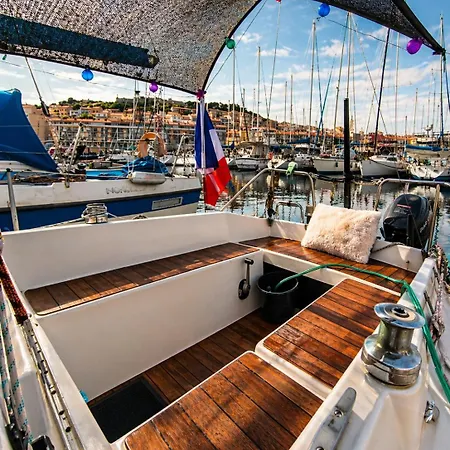ספינת מלון Nuit Insolite A Bord D'un Voilier Vieux Port